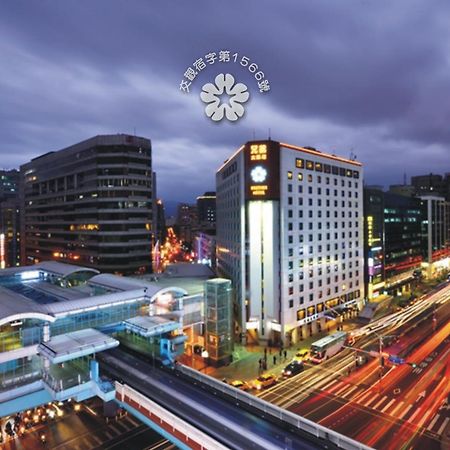 Brother Hotel Taipei Exteriör bild