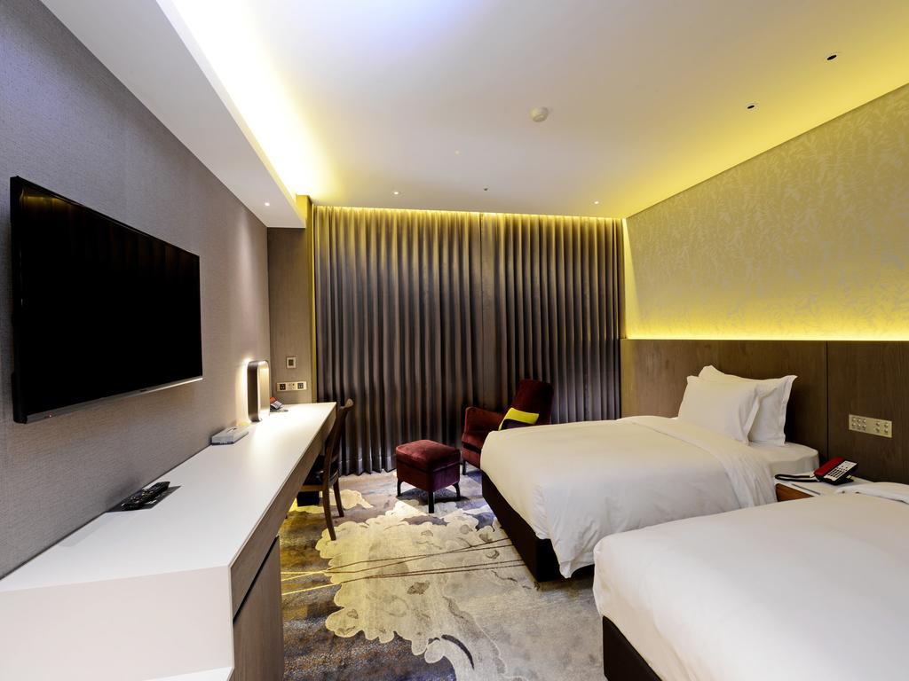 Brother Hotel Taipei Exteriör bild